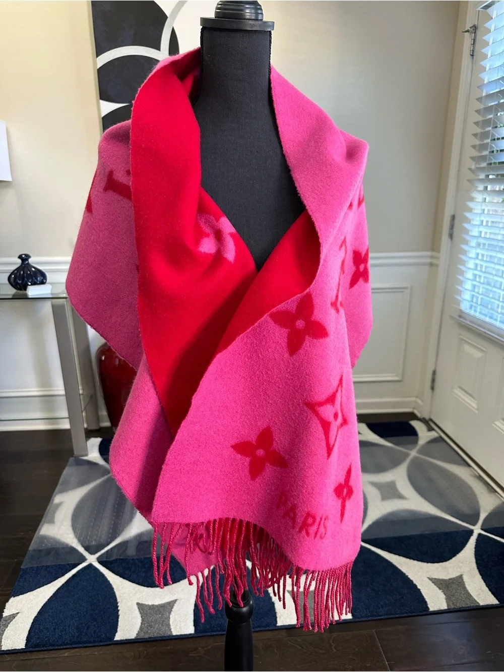 Louis Vuitton 100% Cashmere Scarf